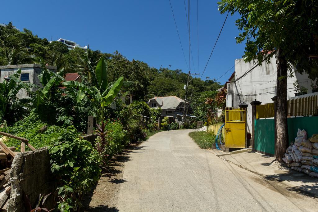 Koko'S Place Diniwid Balabag  Esterno foto